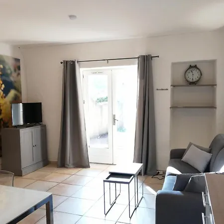 Les 3 Hirondelles Apartment Pont-Saint-Esprit Exterior photo
