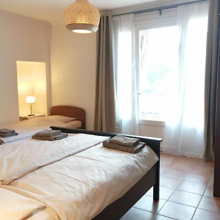 Les 3 Hirondelles Apartment Pont-Saint-Esprit Exterior photo